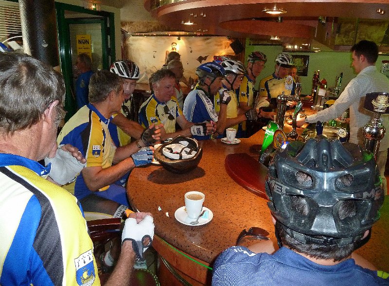 2011-07-03 59 Un cafe avant de repartir.JPG